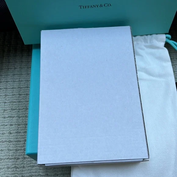 🔴NEW 🔴Authentic NEW TIFFANY & CO Black Leather Clutch 💙🔴 - Picture 7 of 8